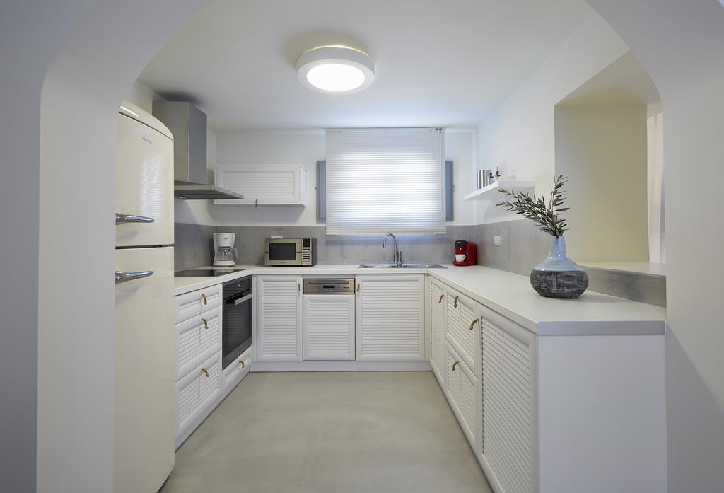 Eolia Kamari Villa Экстерьер фото